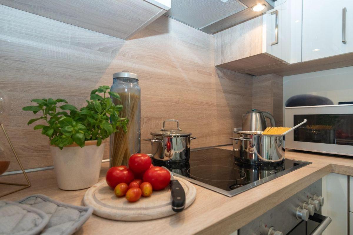 Haus-Wilhelmsplatz-Wohnung-Heimathafen Хайлигенхафен Экстерьер фото